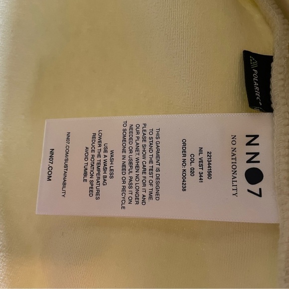 𝅺NN07 NIL 3441 RELAXED FLEECE VEST in cream - Picture 12 of 14